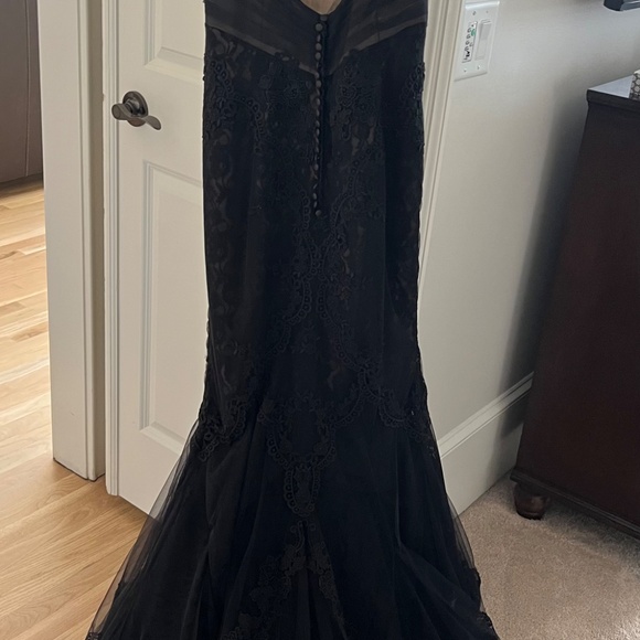 Formal gown - Picture 3 of 6